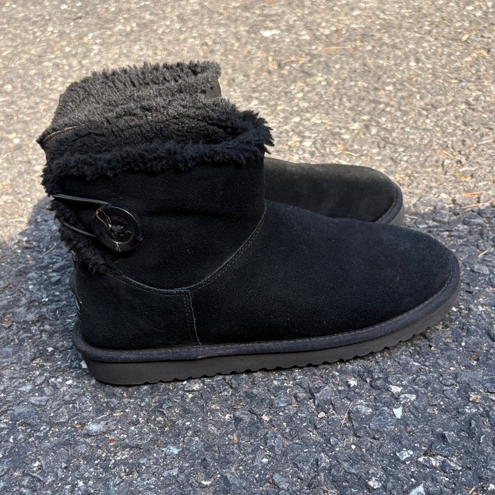 Koolaburra by UGG Black Fuzzy Winter Boots